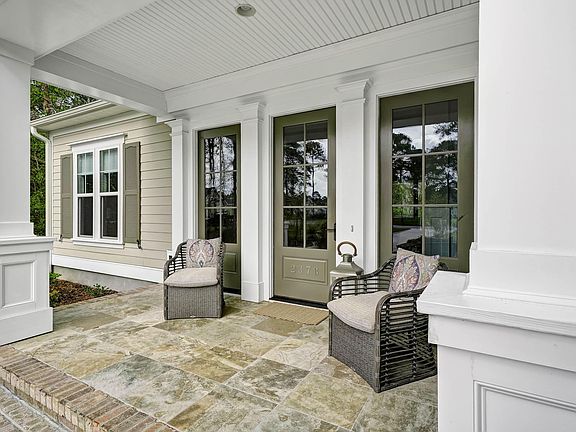 5th image of 2378 St James Drive SE