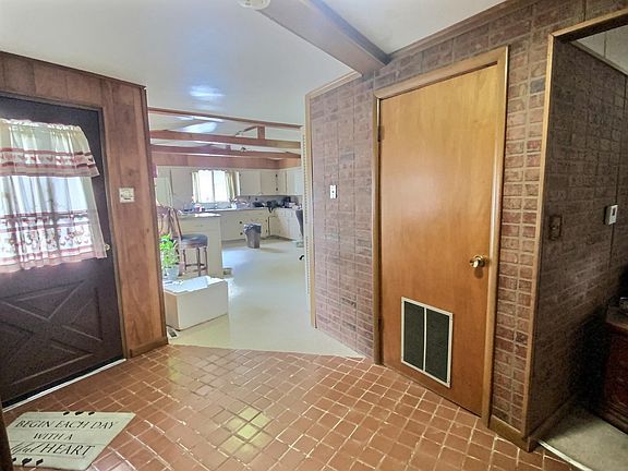 5th image of 29 Eastwood Dr