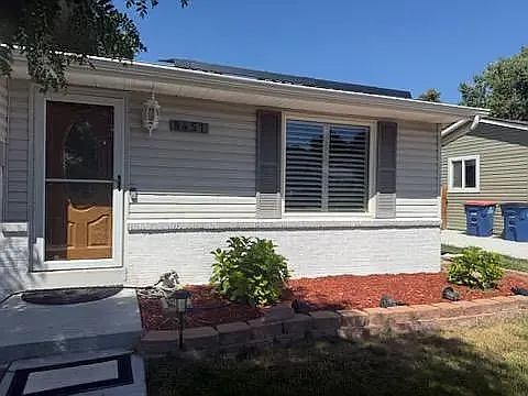 4 bed, 2.5 bath, 2000 sqft, $3,300 — Photo 3