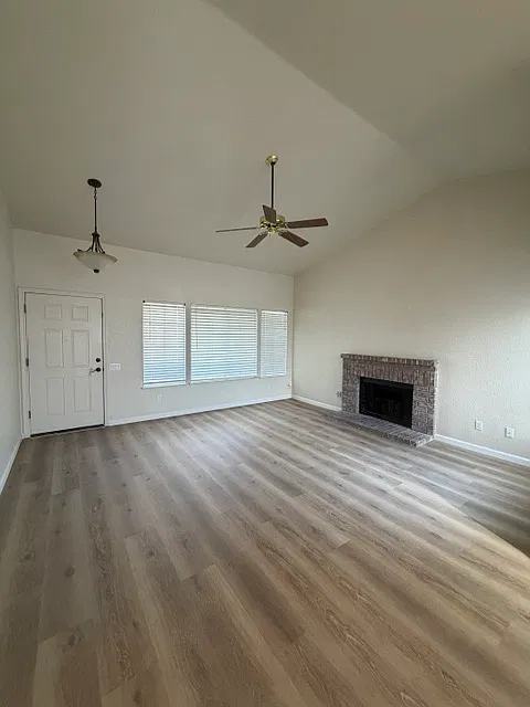 3 bed, 1381 sqft, $2,495 — Photo 4
