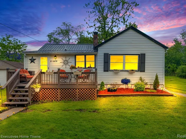 4478 Abel Dr, Fort Gratiot, MI 48059