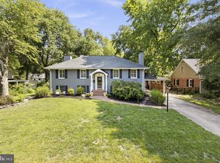 1800 Hackamore Ln, Alexandria, VA 22308
