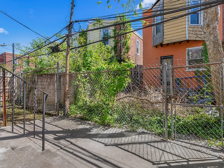5118 Chancellor St — Photo 25