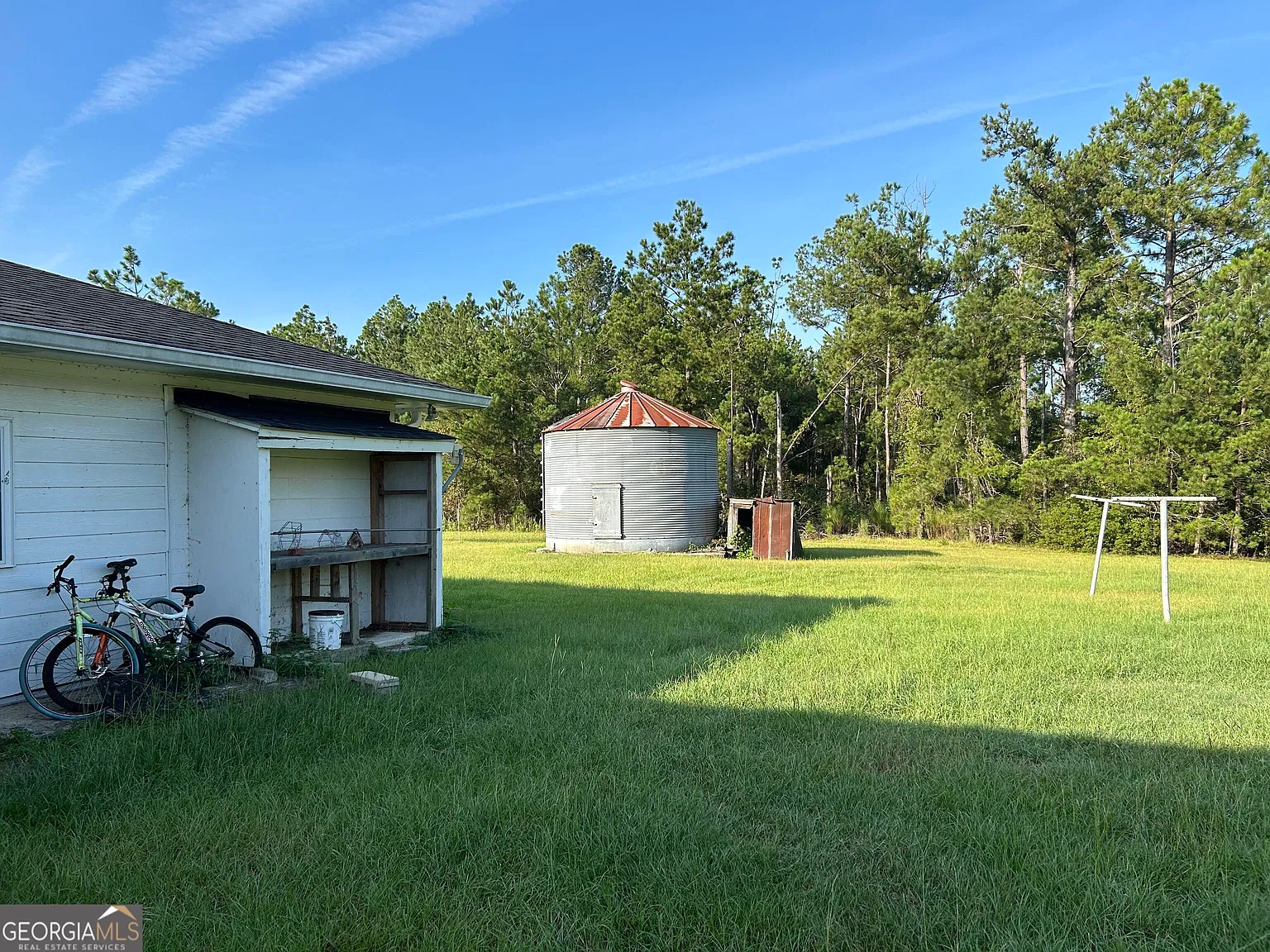 4 bed, 2.0 bath, 1937 sqft, $1,500 — Photo 4