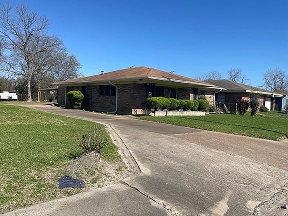 4th image of 935 W Gulfway Dr