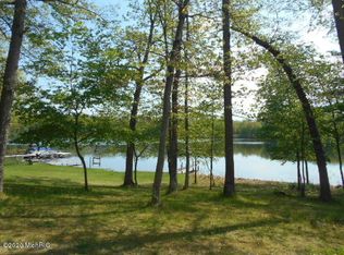 320 N Jackpine Rd, Fountain, MI 49410