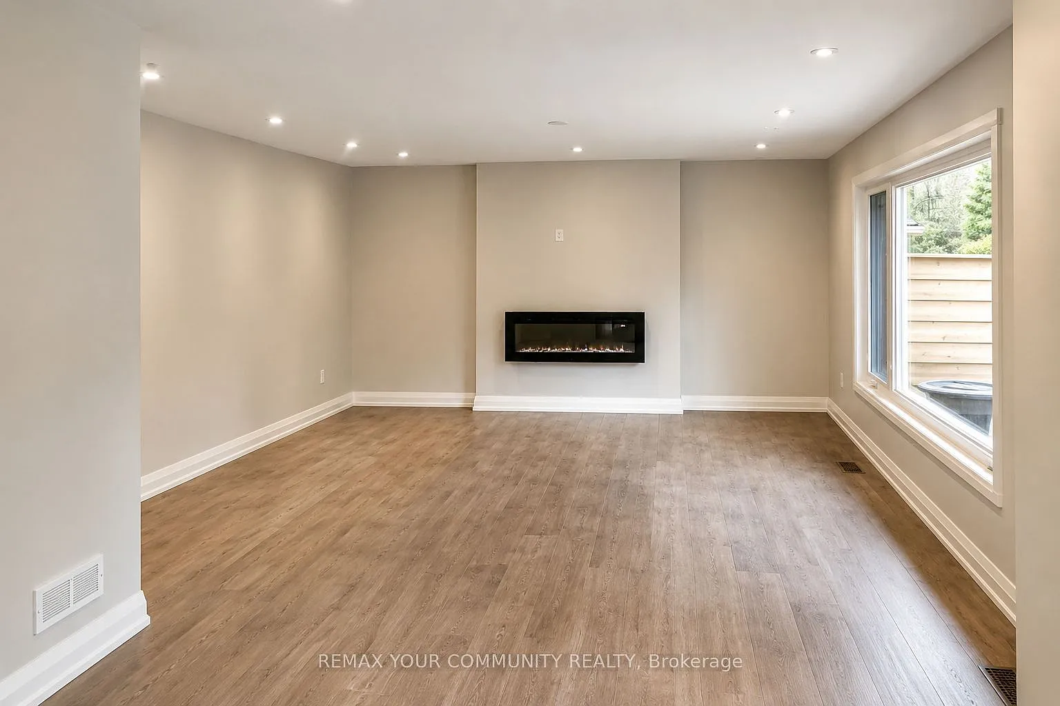 4 bed, $3,150 — Photo 2