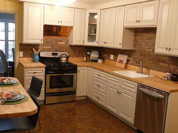 New floor, cabs, SS Appl