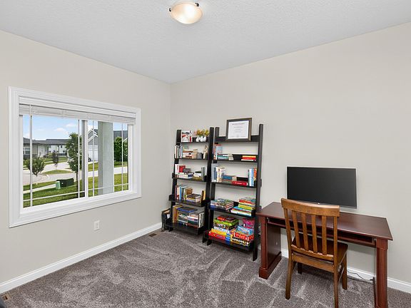 4th image of 4405 Everest Cir