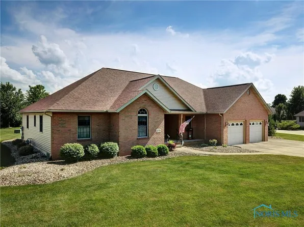 275 Brentwood St, Bucyrus, OH 44820