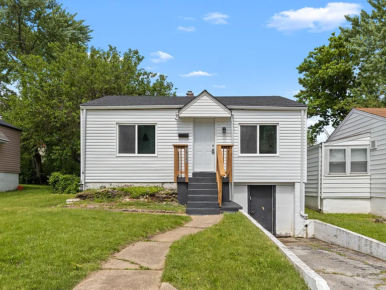 7533 Calvin Ave — Photo 2