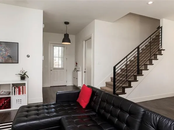 306 NW H St, Bentonville, AR 72712