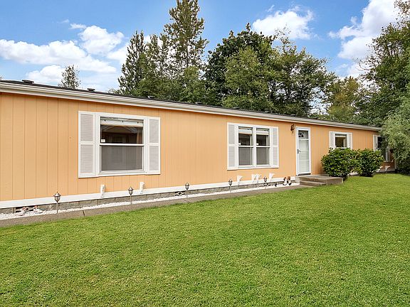 3rd image of 6517 239th Ave E #20