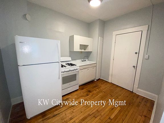 3rd image of 2040 Robin St #1