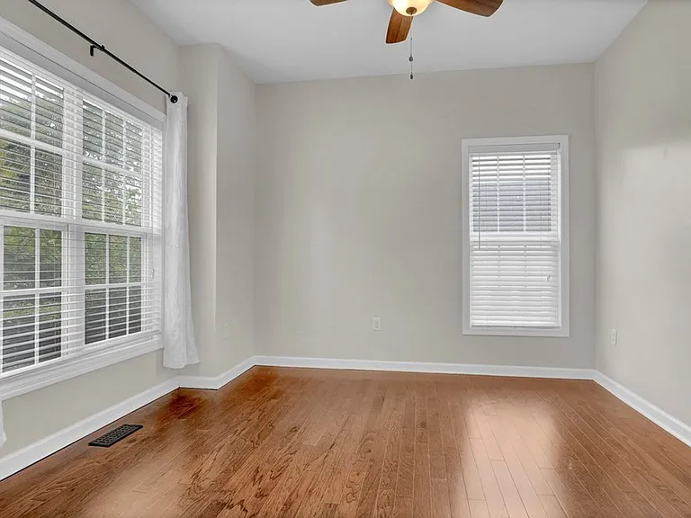 1010 Meridian Dr — Photo 5