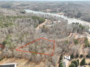 130 W Waters Edge Ln, West Union, SC 29696