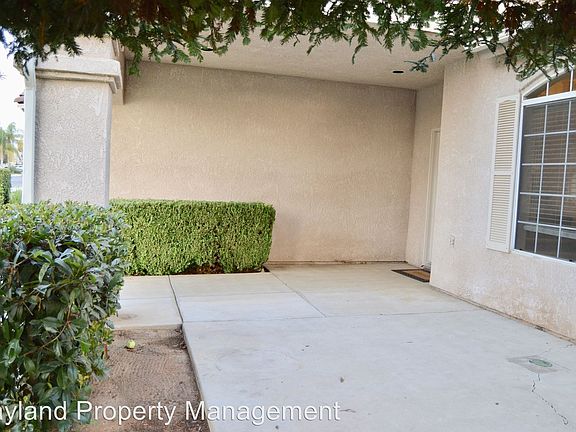 4th image of 2773 E Pryor Dr
