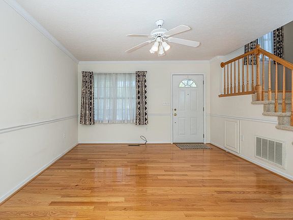 5th image of 1098 Robin Hood Ct
