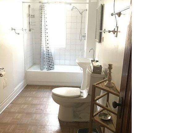 5th image of 2039 W Garfield Blvd #B