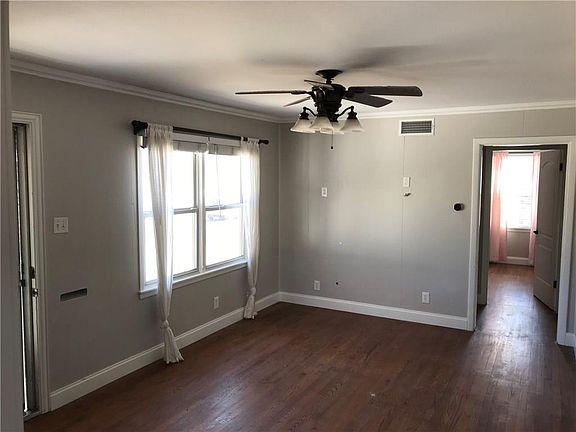 3rd image of 1110 Valley Vista Dr