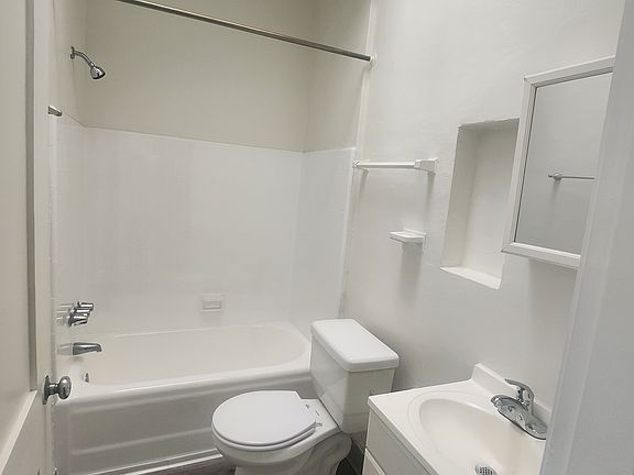 4th image of 7922 W Beverly Blvd #206