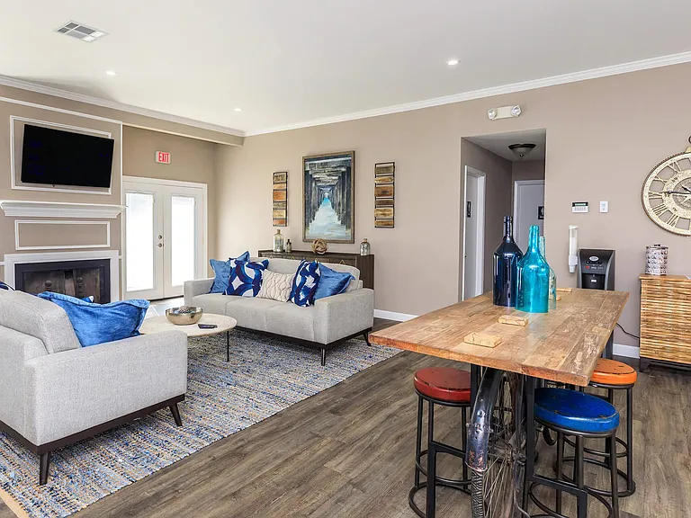 Sawgrass Apartments — Photo 10