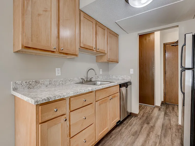 Shelard Village Apartments — Photo 19