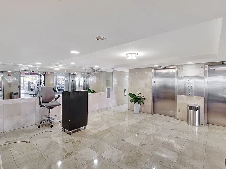 345 Ocean Dr #305 — Photo 3
