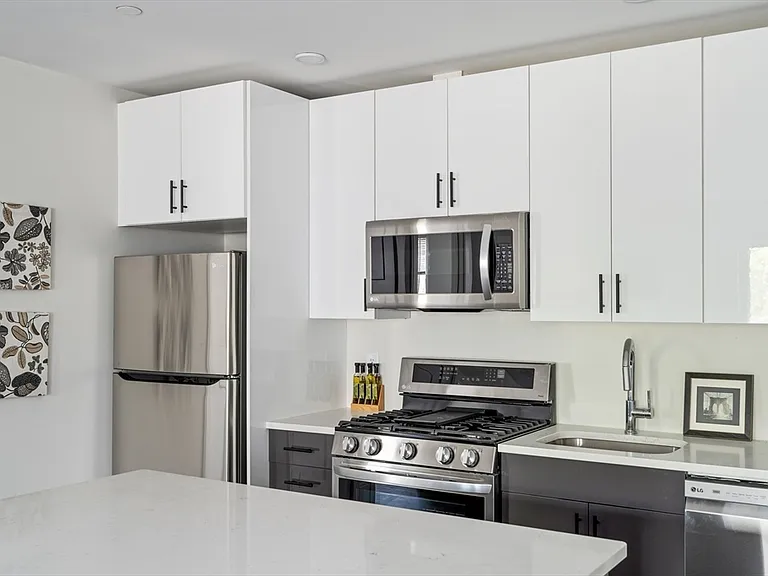 316 Belgrade Ave #201 — Photo 5