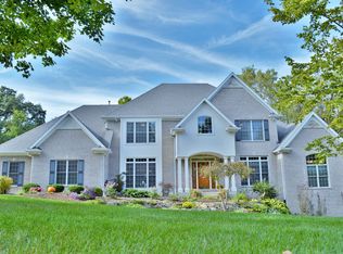 6780 Ridges Ct, Bettendorf, IA 52722