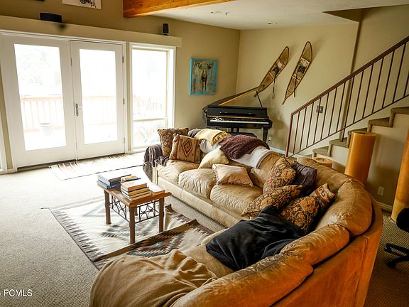 3rd image of 435 Aspen Dr APT 19
