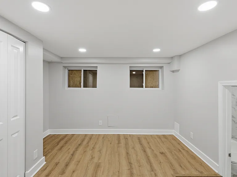2388 Champlain St NW #1 — Photo 13
