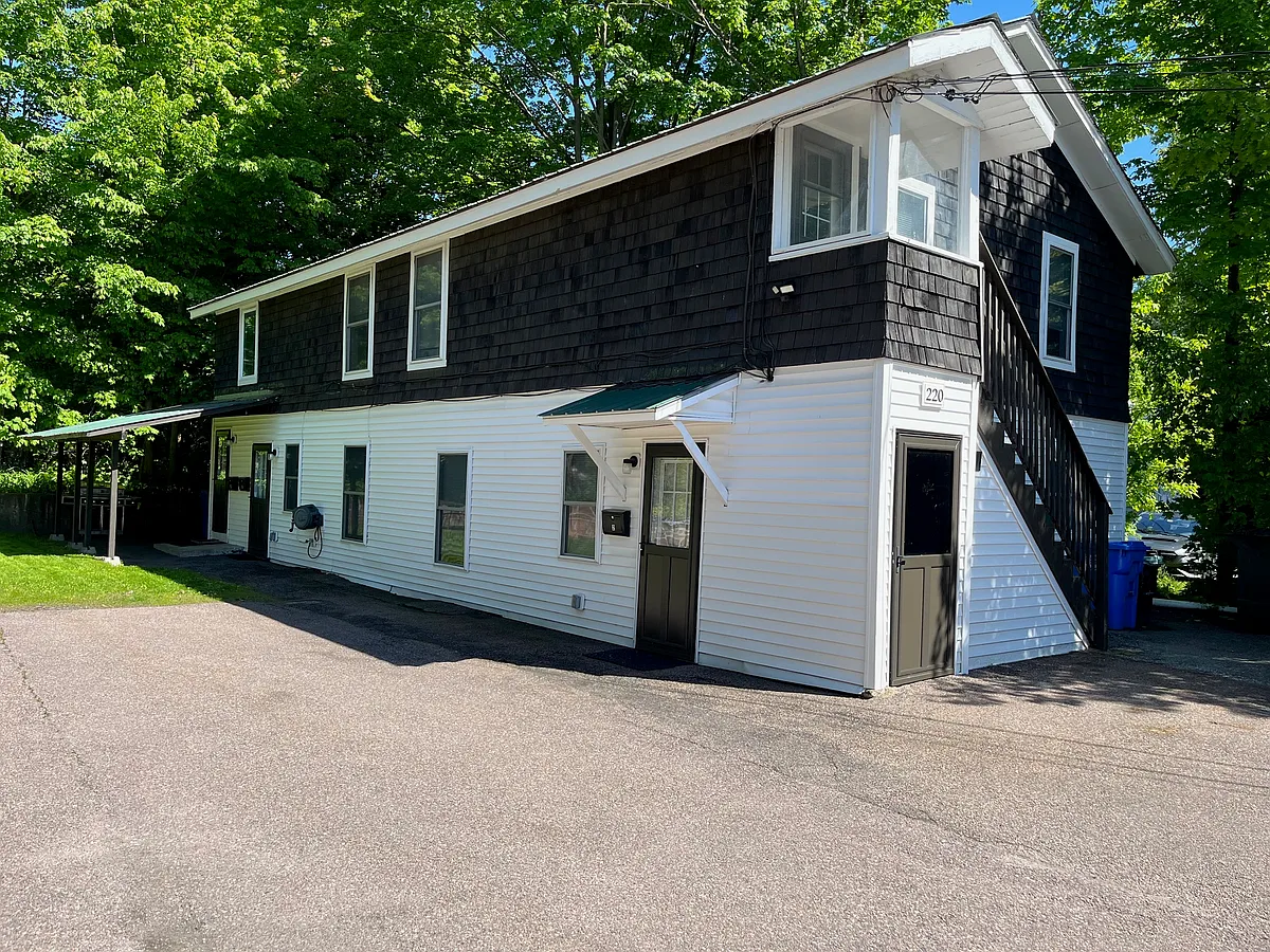Building Photo - 220 Shelburne Rd #2