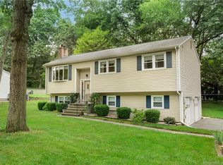 67 Deckert Dr, Plantsville, CT 06479