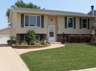 709 Evergreen Ct, Romeoville, IL 60446