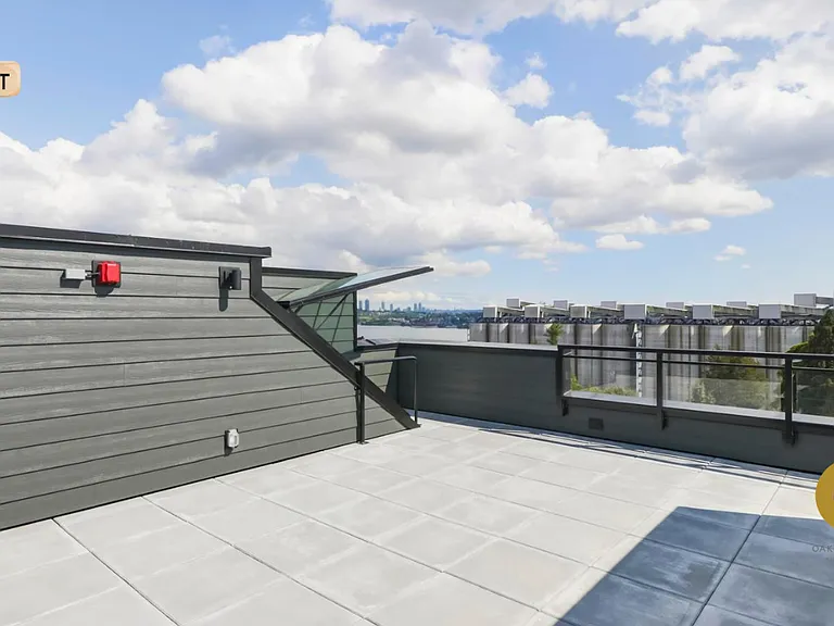 525 E 2nd St #424 — Photo 15