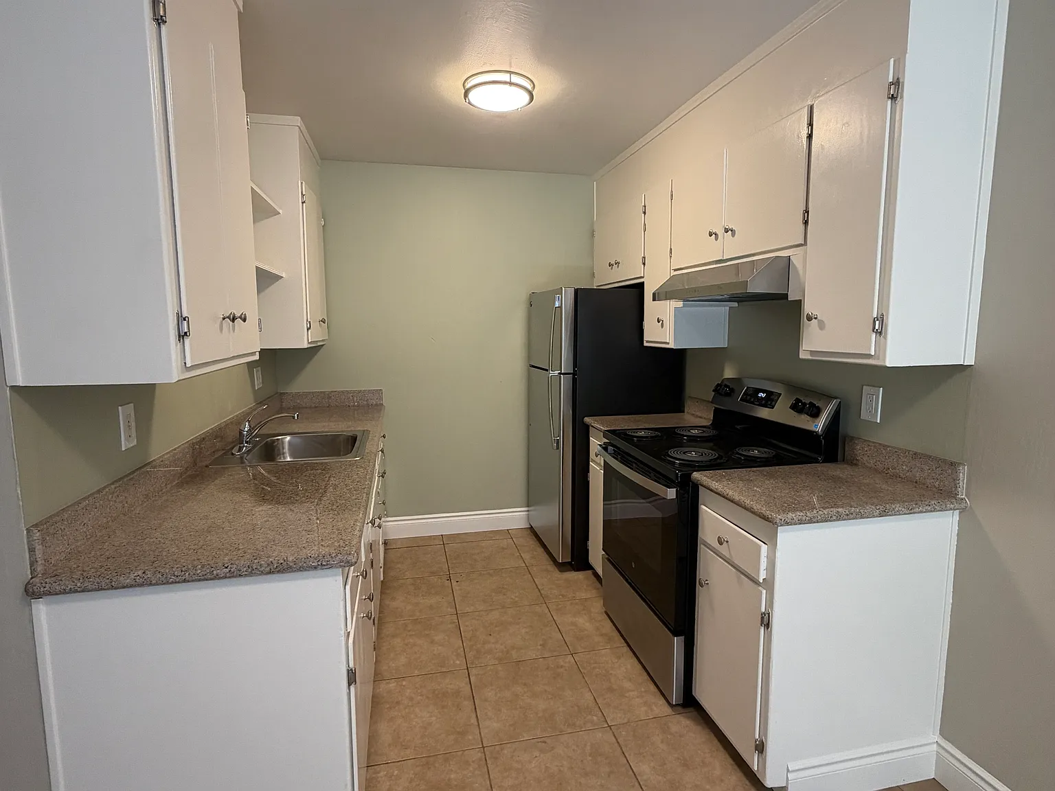 2 bed, 1.5 bath, 1000 sqft, $2,295 — Photo 2