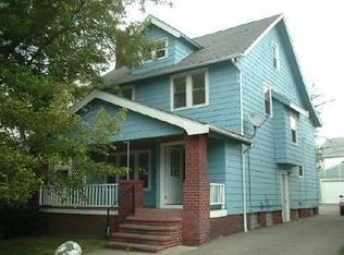 2045 Goodnor Rd, Cleveland Heights, OH 44118