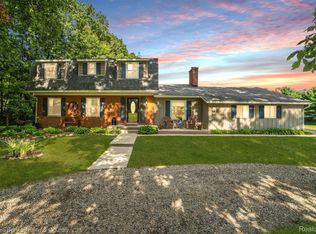 5216 Sherry Ln, Howell, MI 48855