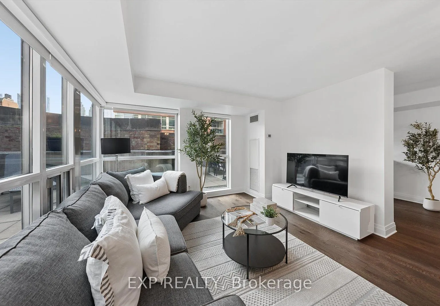 3 bed, $4,400 — Photo 4