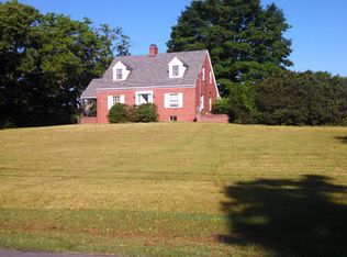 107 Morven Park Rd NW, Leesburg, VA 20176