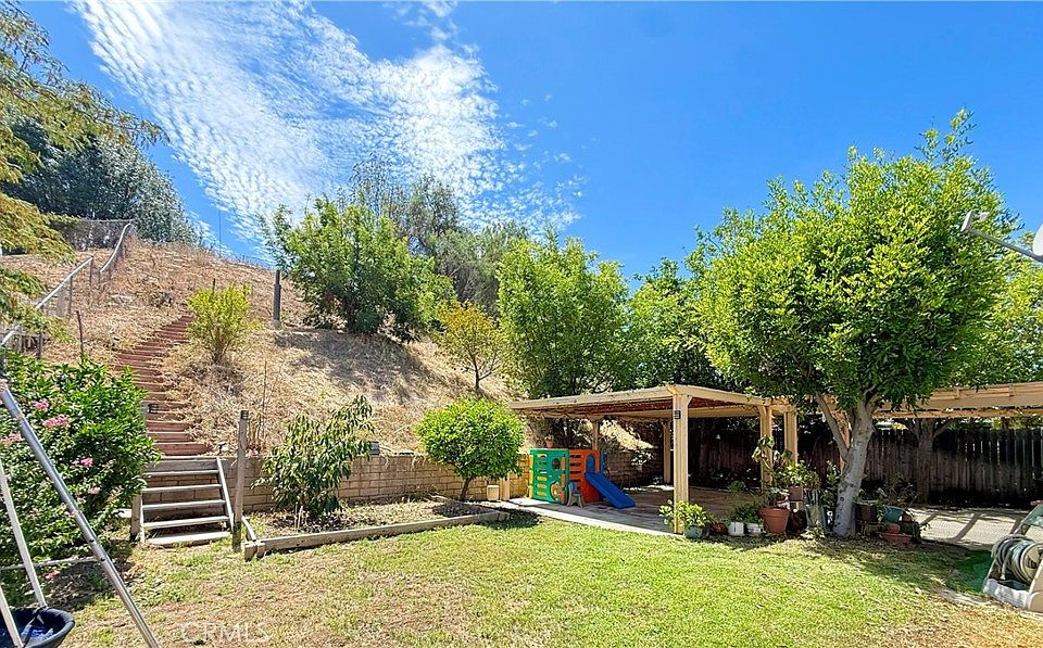 2nd image of 3765 Valle Vista Dr