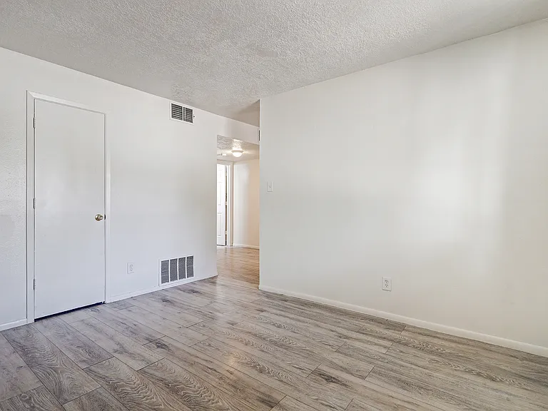 13515 Copper Ave NE #1 — Photo 6