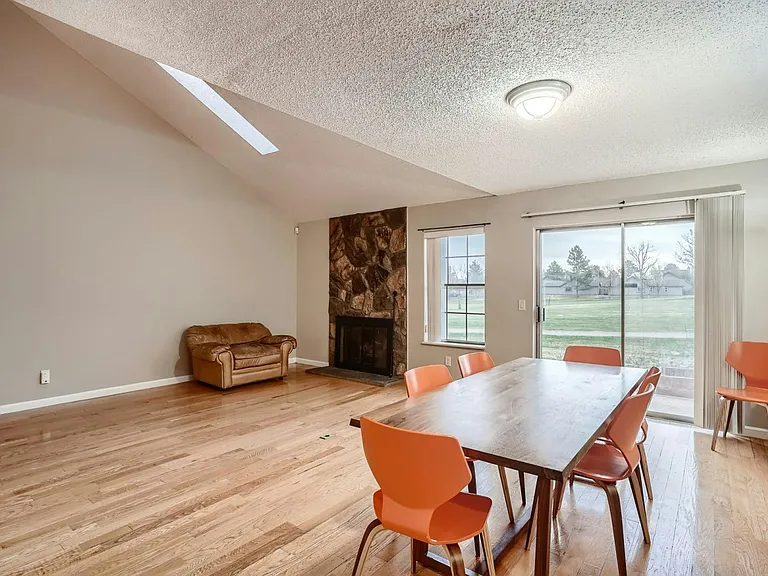 2528 S Vaughn Way #D — Photo 11