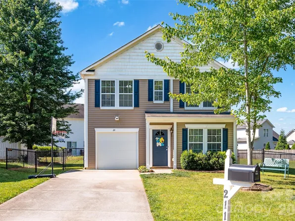 211 Wolf Creek Ln, Statesville, NC 28625
