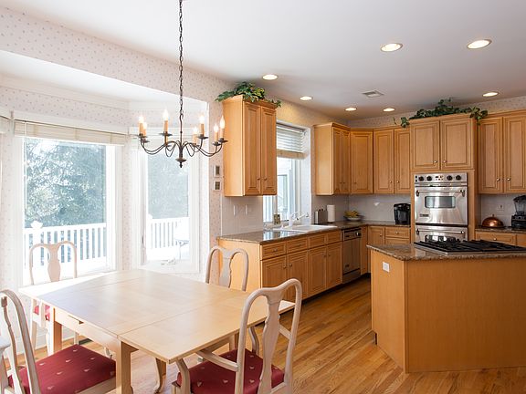 4th image of 4 Avondale Ct