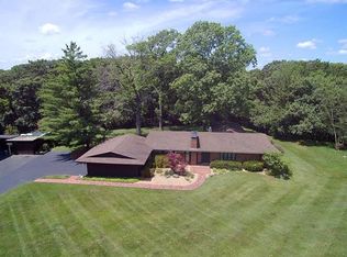 28 Chesterton Ln, Chesterfield, MO