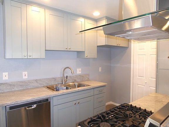3rd image of 351 Los Arbolitos Blvd