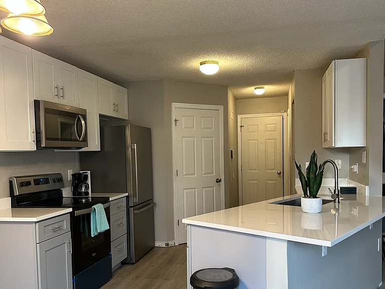 1286 Kenwood Dr — Photo 4