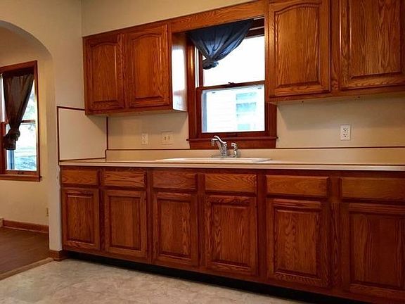 3rd image of 1615 W 11th St